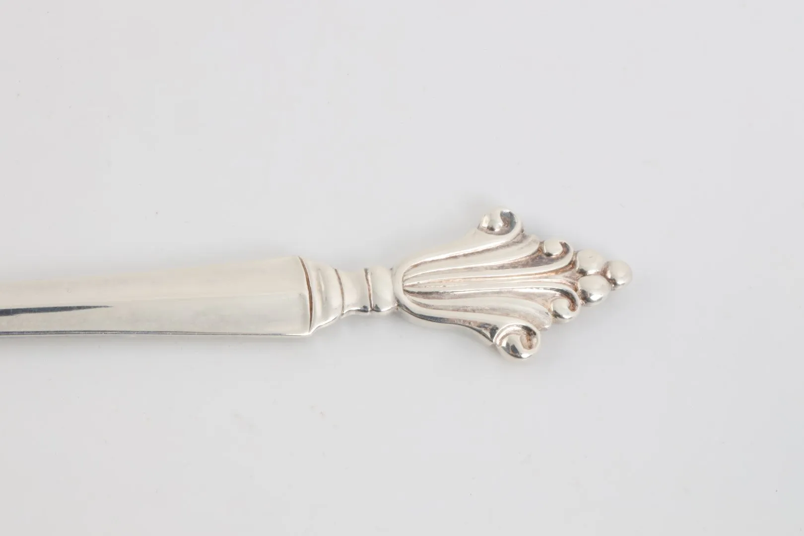 1917 Georg Jensen 925 Silver Solid Gravy Ladle Acanthus Pattern (67.88g.)